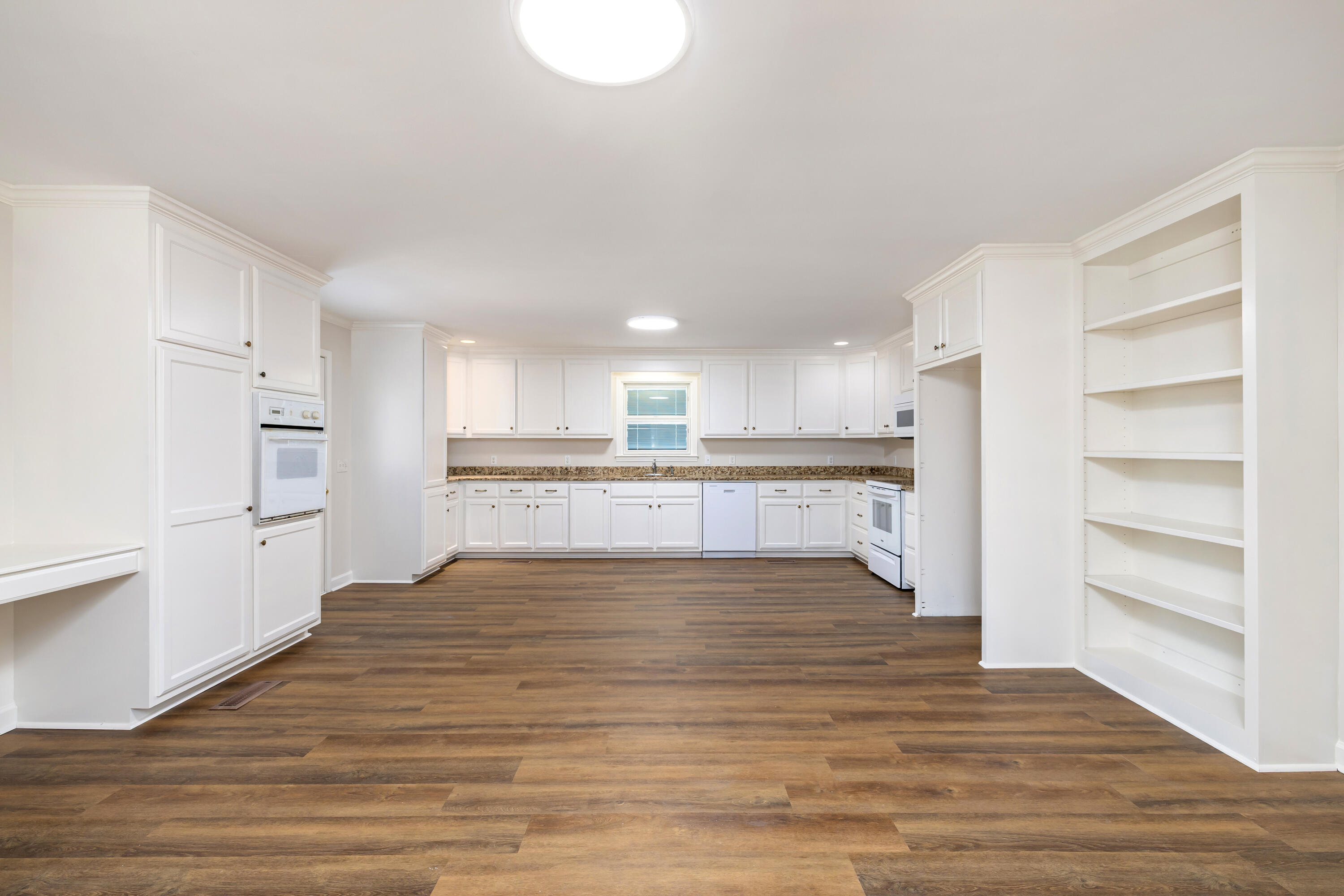 905 Perry Boulevard Sumter, SC 29154 - Photo 4 of 26