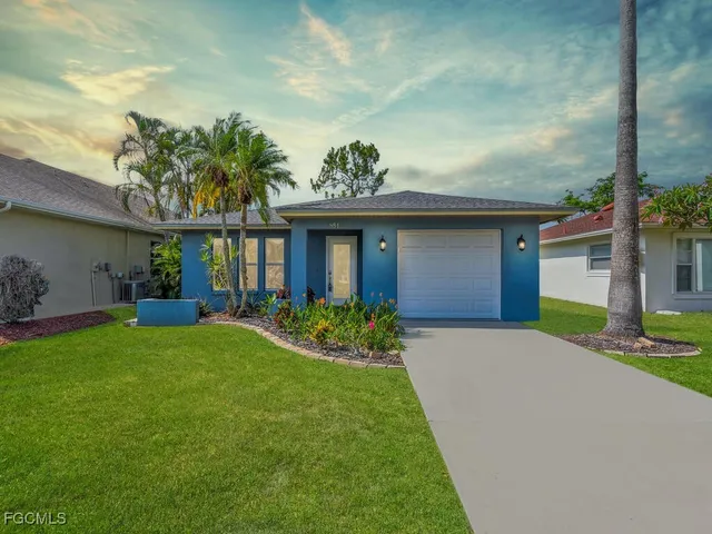 $674,999 | 851 98th Avenue North, Naples, FL 34108