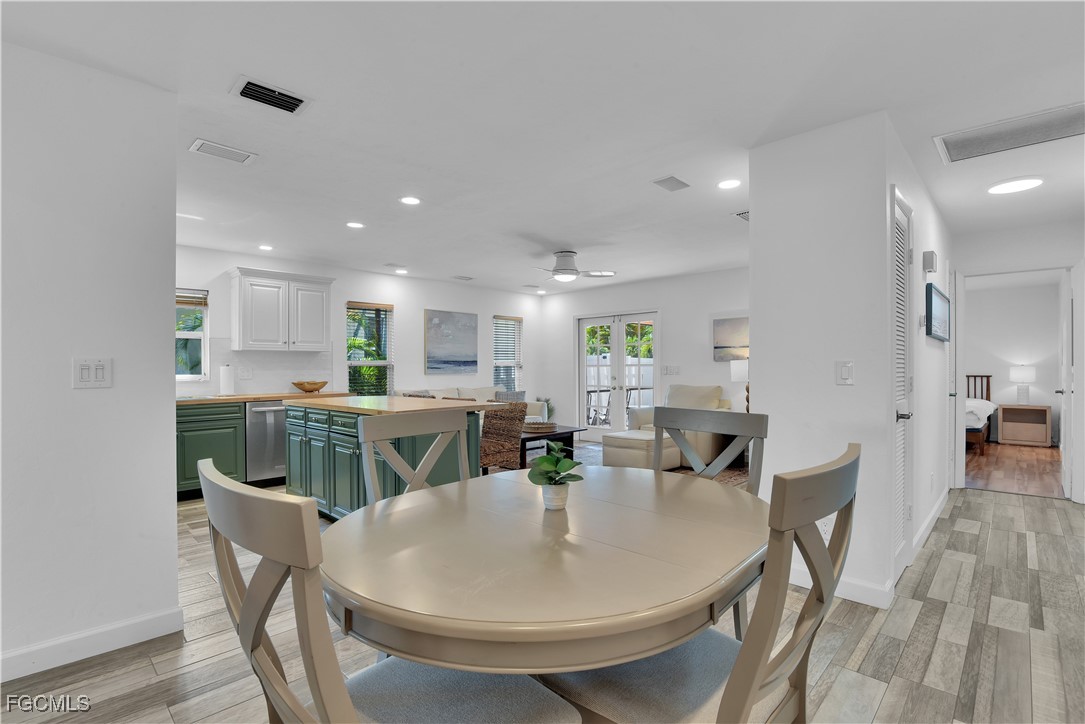 851 98th Avenue North Naples, FL 34108 - Photo 11 of 32