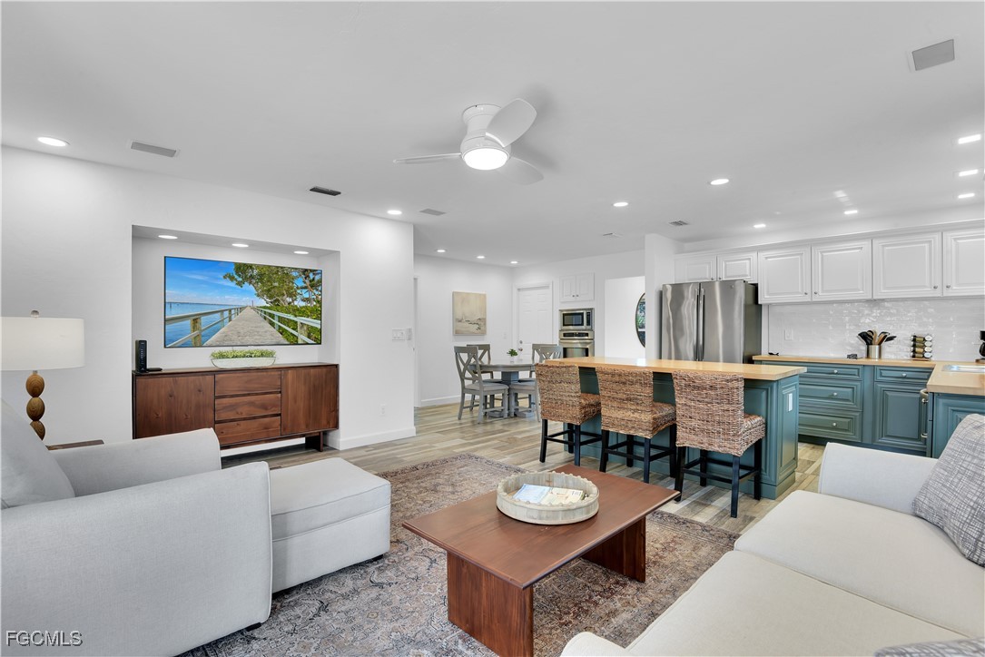 851 98th Avenue North Naples, FL 34108 - Photo 16 of 32