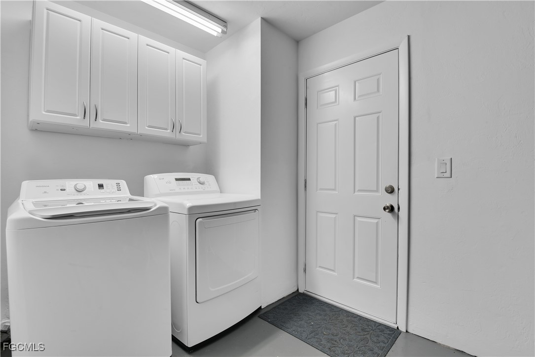 851 98th Avenue North Naples, FL 34108 - Photo 27 of 32