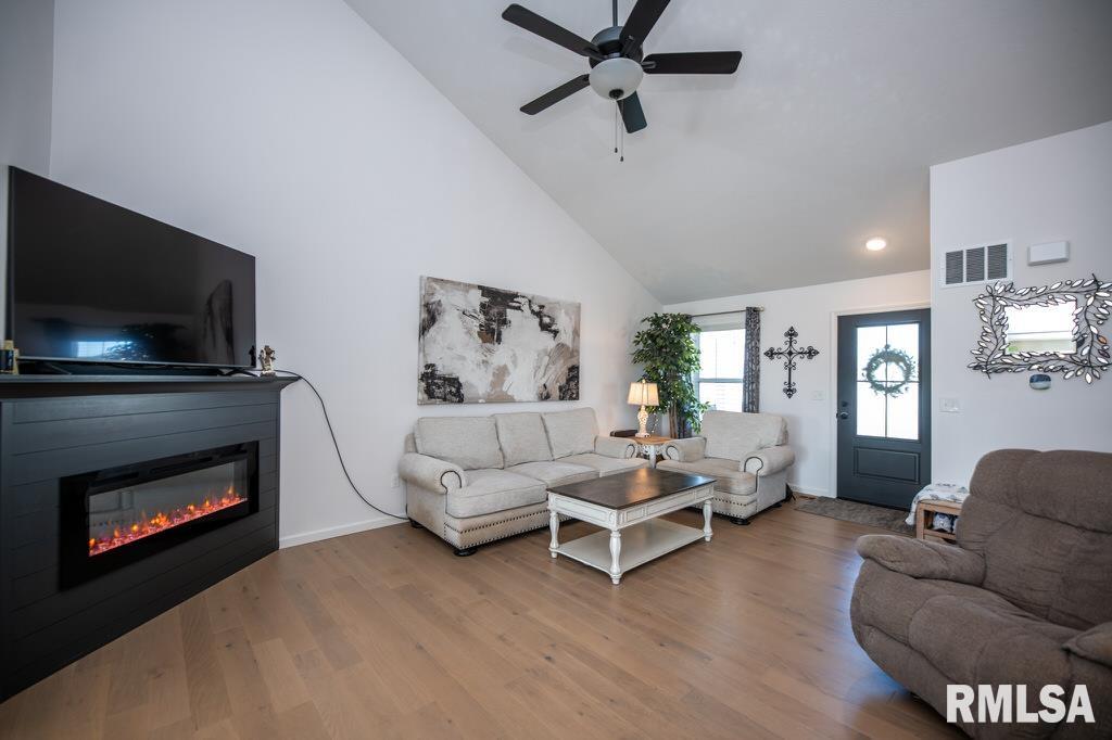 4010 West Fiona Way Dunlap, IL 61525 - Photo 2 of 20