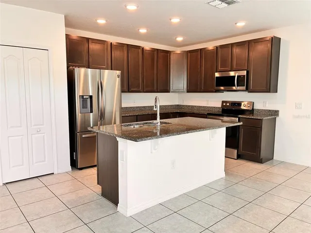 $2,000 | 170 East Fiesta Key Loop, Deland, FL 32720