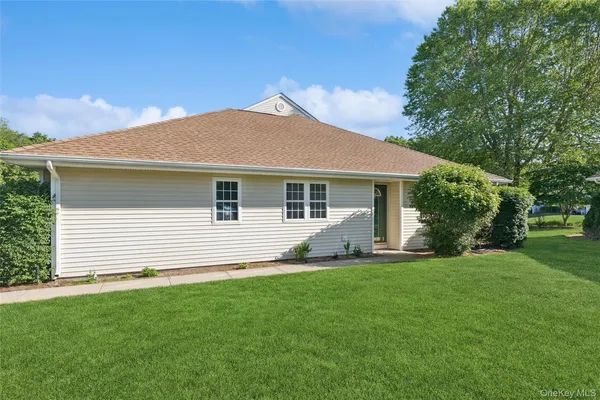 $469,000 | 42 Blueberry Commons, Riverhead, NY 11901