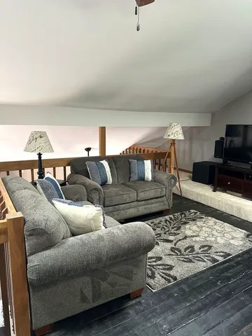 $250,000 | 16806 82nd Avenue, Unit 3S, Tinley Park, IL 60477