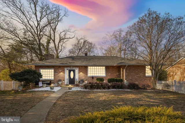 $460,000 | 610 Kings Highway, Fredericksburg, VA 22405