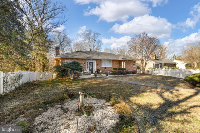 $460,000 | 610 Kings Highway, Fredericksburg, VA 22405