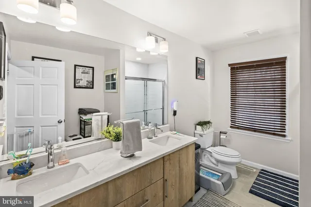 $460,000 | 610 Kings Highway, Fredericksburg, VA 22405