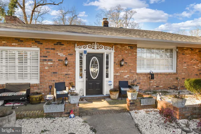 $460,000 | 610 Kings Highway, Fredericksburg, VA 22405