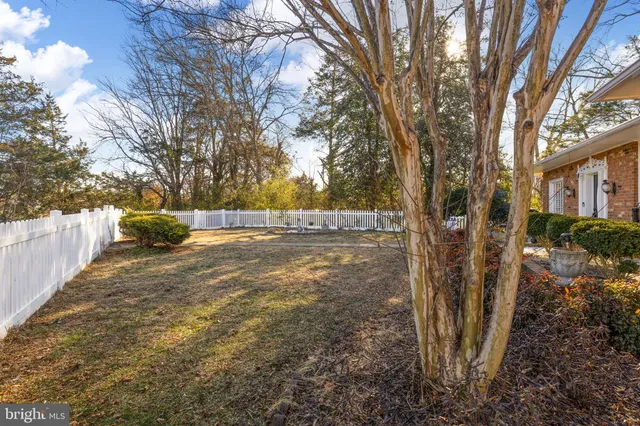 $460,000 | 610 Kings Highway, Fredericksburg, VA 22405
