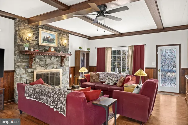 $460,000 | 610 Kings Highway, Fredericksburg, VA 22405