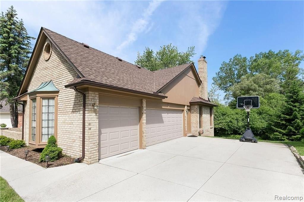 3600 Salem Drive Rochester Hills, MI 48306 - Photo 41 of 46