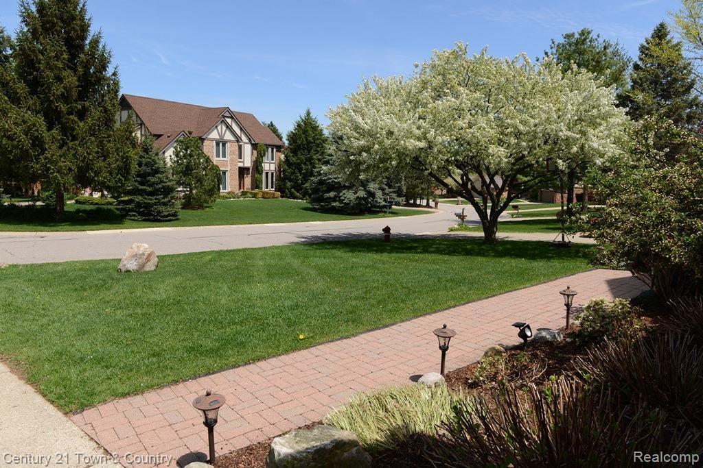 826 Timberline Drive Rochester Hills, MI 48309 - Photo 48 of 53