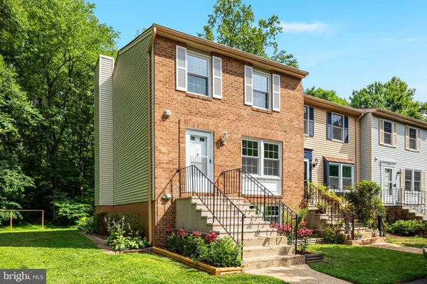 $520,000 | 5712 Round Top Lane, Burke, VA 22015