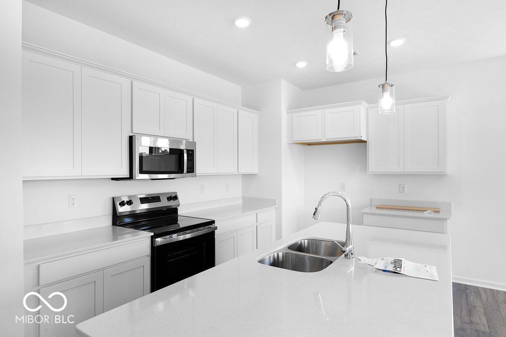 11021 Dressage Way Indianapolis, IN 46239 - Photo 10 of 40