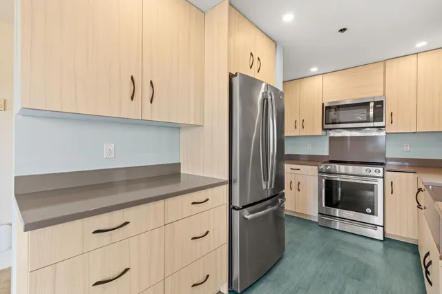 $675,000 | 149 Fort Road, Unit 6, South Portland, ME 04106