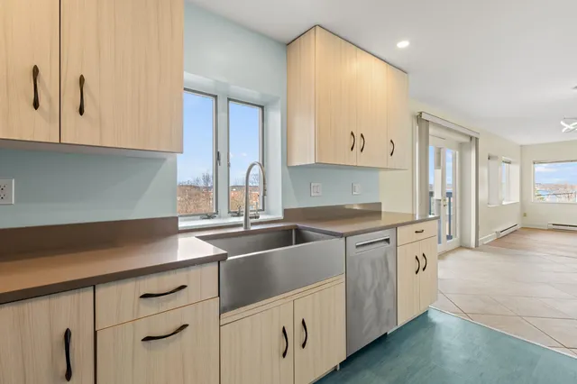 $675,000 | 149 Fort Road, Unit 6, South Portland, ME 04106