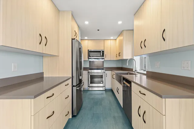 $675,000 | 149 Fort Road, Unit 6, South Portland, ME 04106