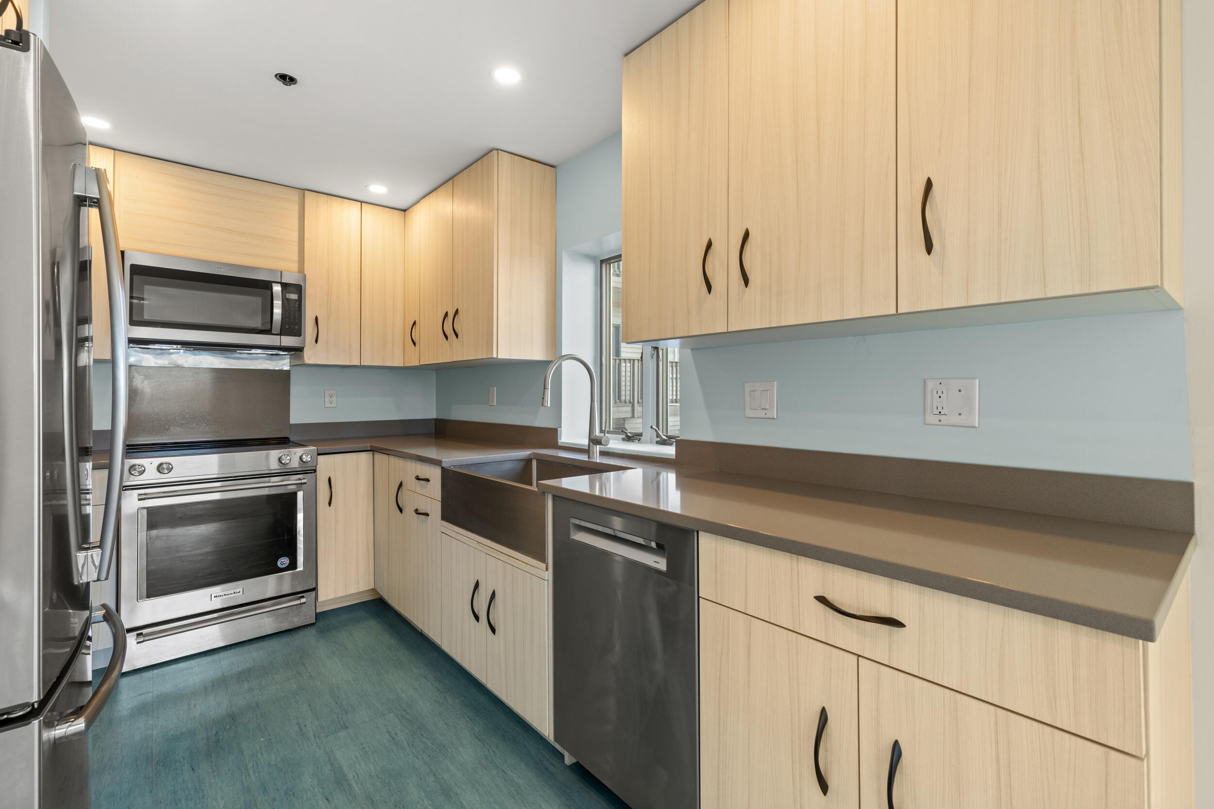 149 Fort Road, Unit 6 South Portland, ME 04106 - Photo 10 of 54 149 fort rd unit 6, south portland - 09