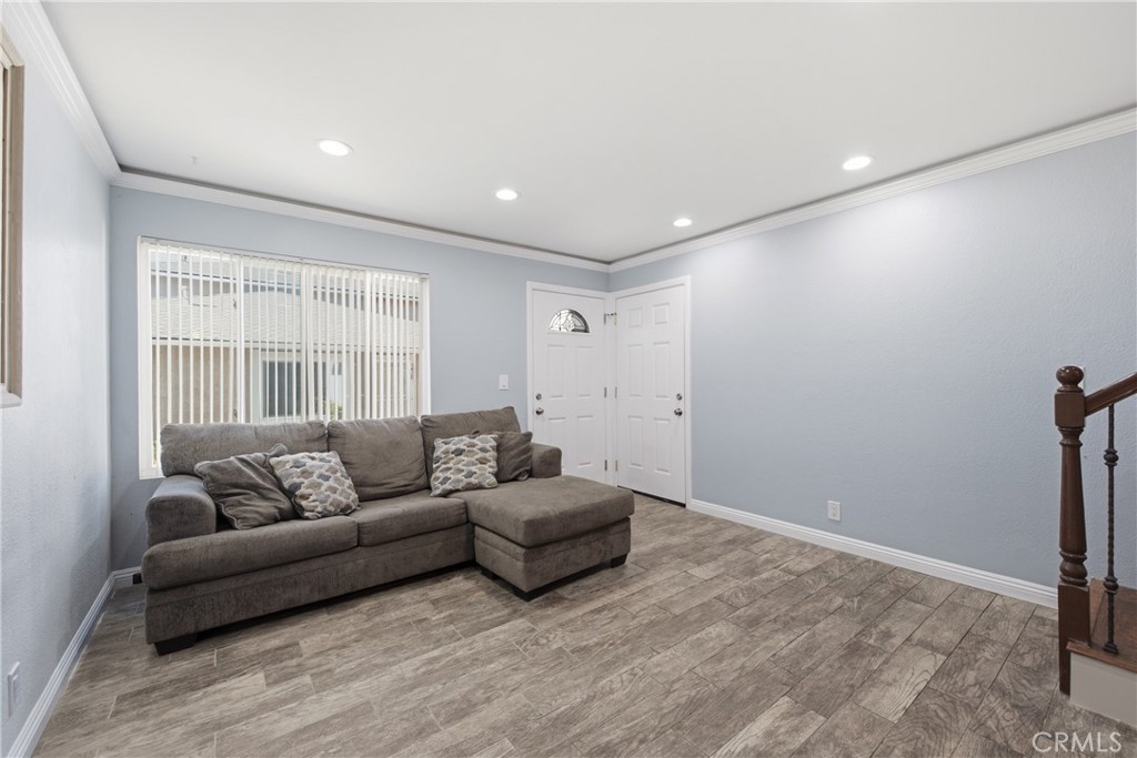 3424 Lockwood Court Simi Valley, CA 93063 - Photo 5 of 21