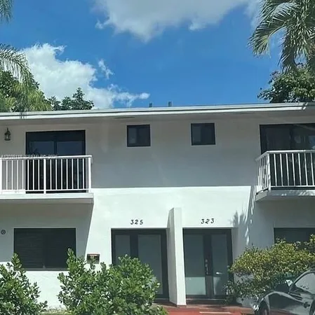 $4,200 | 323 Menores Avenue, Coral Gables, FL 33134