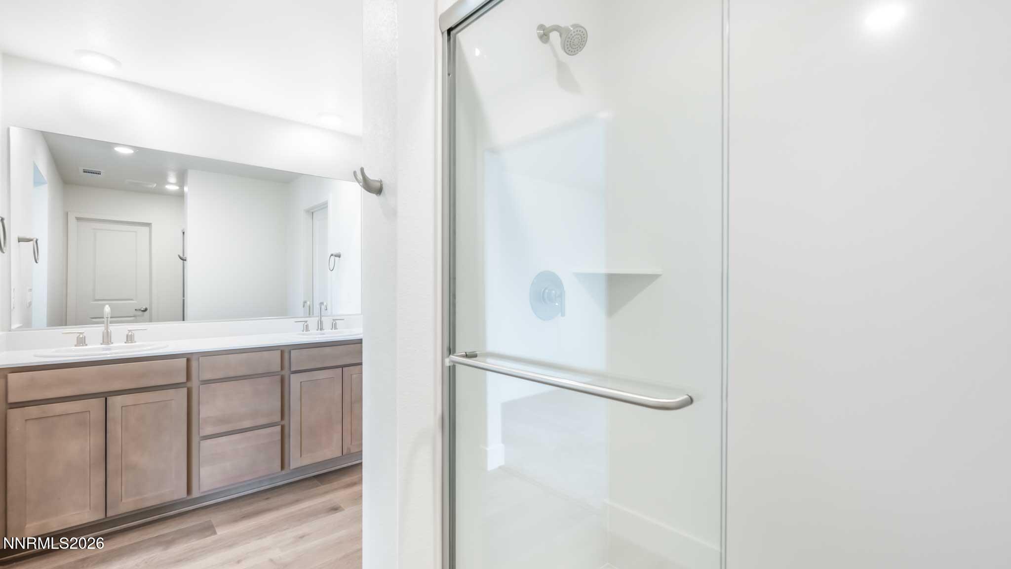 3609 George Sullivan Parkway Reno, NV 89512 - Photo 17 of 28 Primary Bathroom