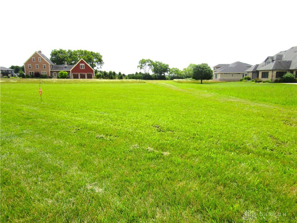 385 Secretariat Drive Springfield, OH 45503 - Photo 1 of 4