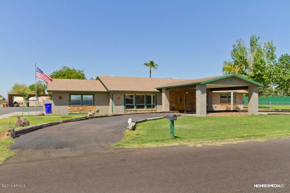 3176 East Campbell Road Gilbert, AZ 85234 - Photo 2 of 25 Front Driveway