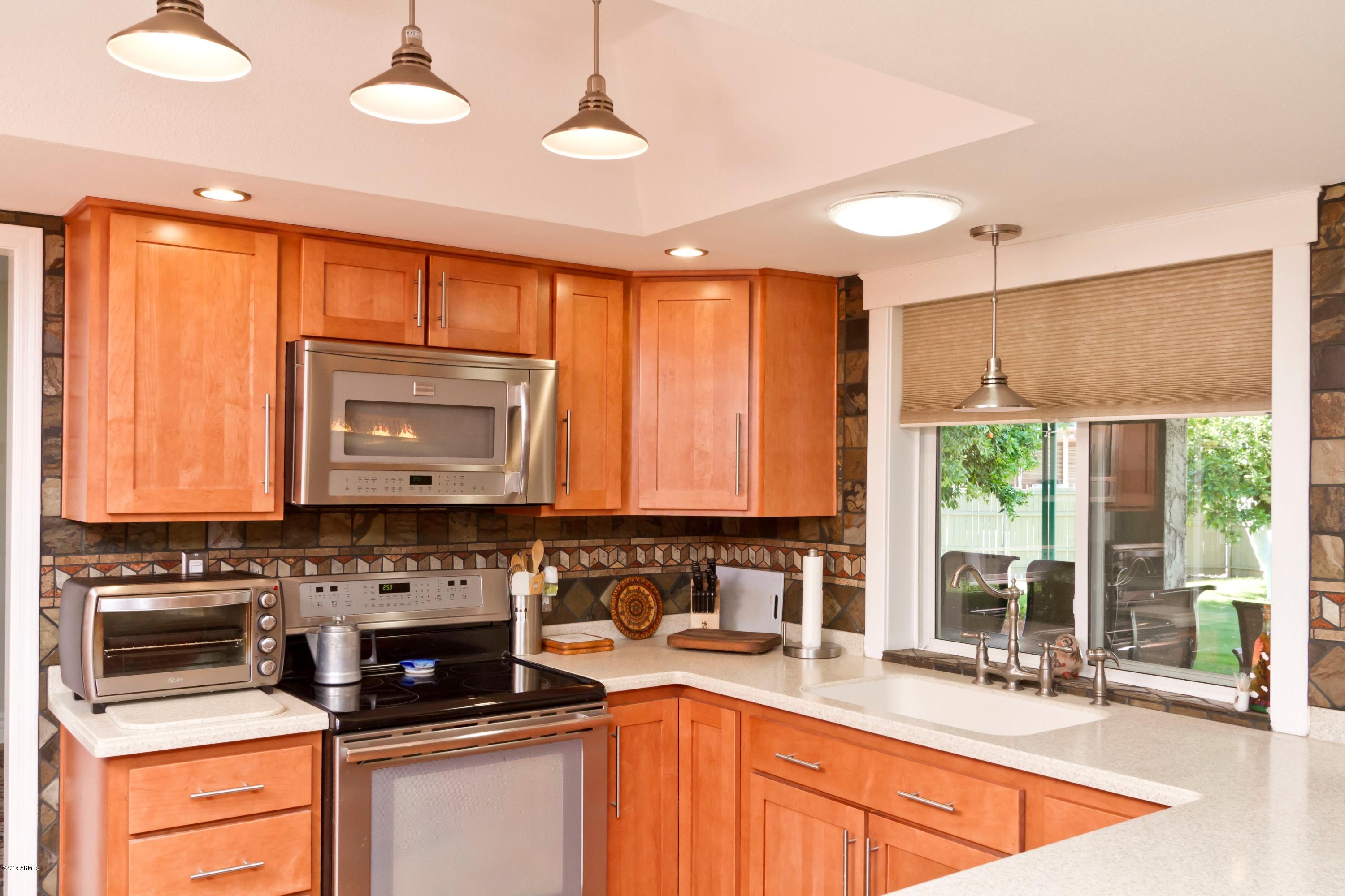 3176 East Campbell Road Gilbert, AZ 85234 - Photo 9 of 25 Kitchen2