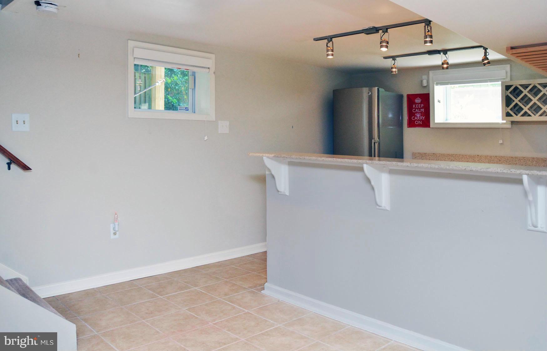 5209 Sangamore Road Bethesda, MD 20816 - Photo 21 of 30 Entertainment area