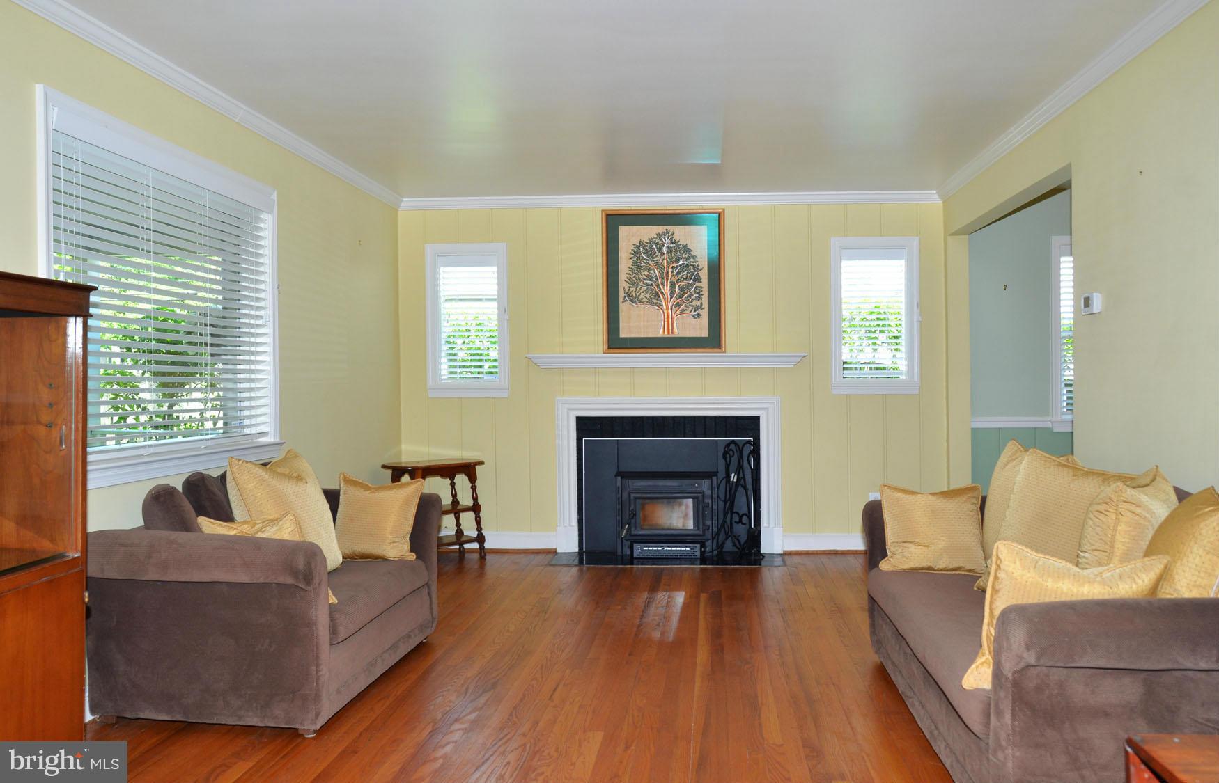 5209 Sangamore Road Bethesda, MD 20816 - Photo 10 of 30 Living Room