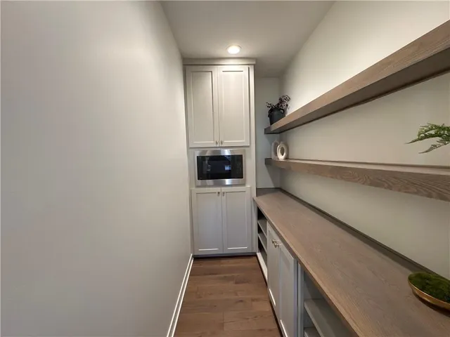 $749,900 | 13508 Terrace Park Drive, Parkville, MO 64152