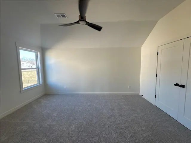 $749,900 | 13508 Terrace Park Drive, Parkville, MO 64152