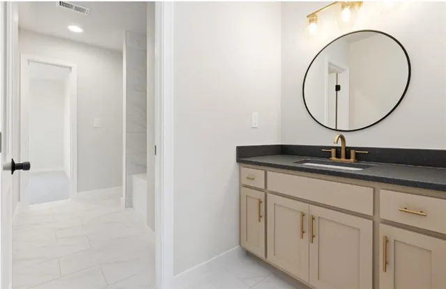 $749,900 | 13508 Terrace Park Drive, Parkville, MO 64152