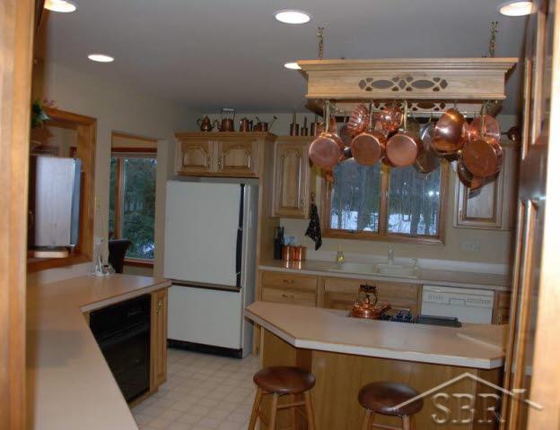 4445 Stello Road Saginaw, MI 48609 - Photo 7 of 12 20041678-6.JPG