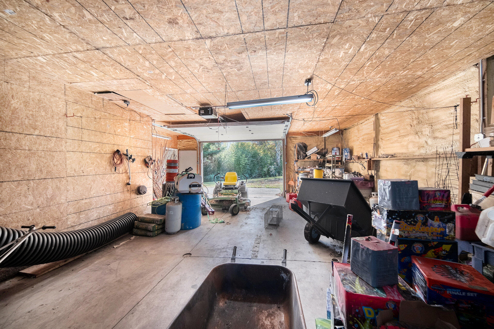 11480 North Adams Road North Adams, MI 49262 - Photo 3 of 28 004_sbp_11_611