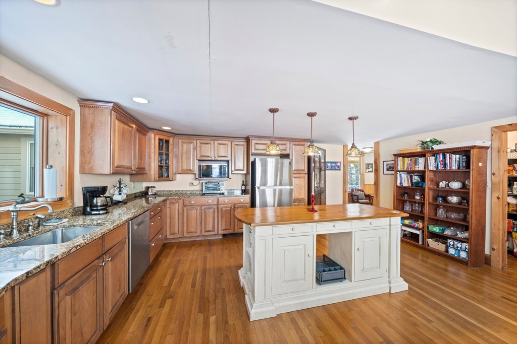 649 Ferry Street Marshfield, MA 02050 - Photo 6 of 42