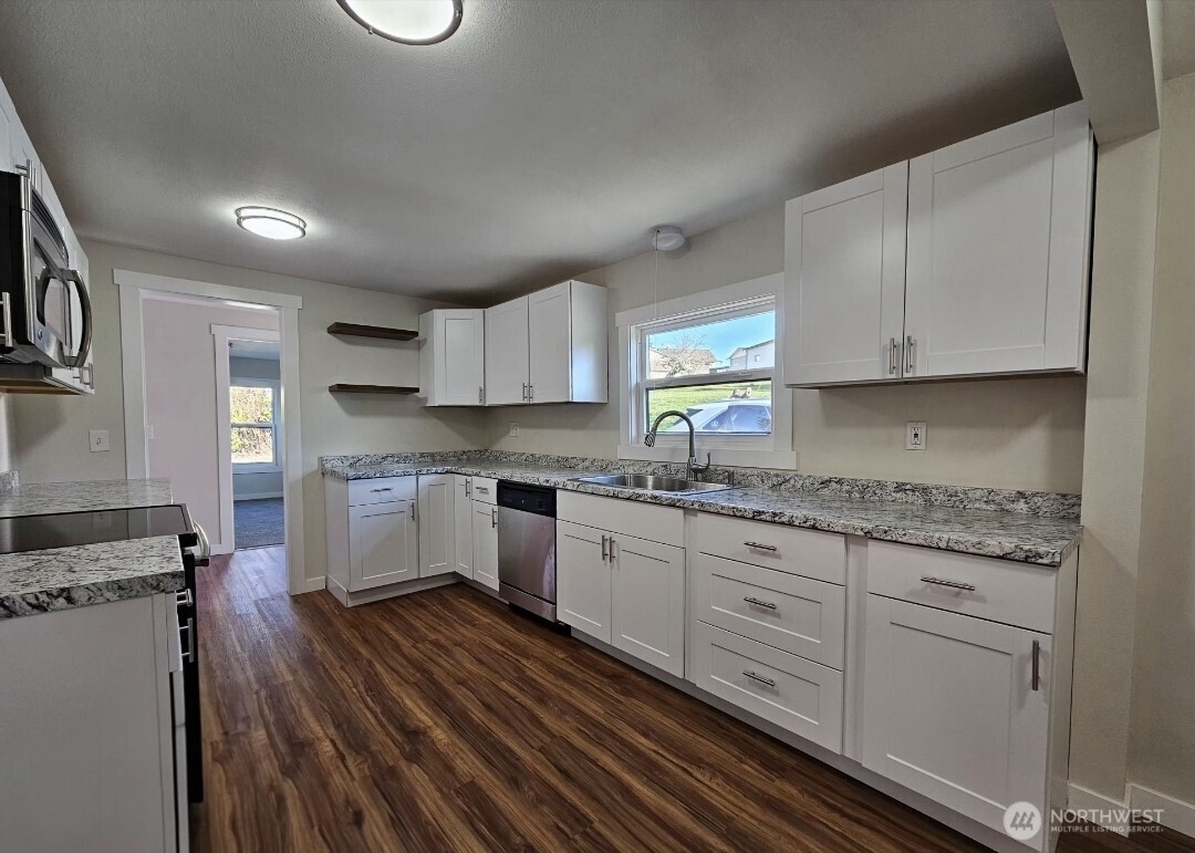 2914 Columbia Heights Road Longview, WA 98632 - Photo 9 of 26 Gallery Image 9