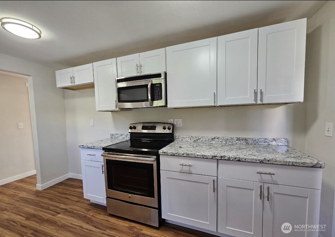 2914 Columbia Heights Road Longview, WA 98632 - Photo 10 of 26 Gallery Image 10
