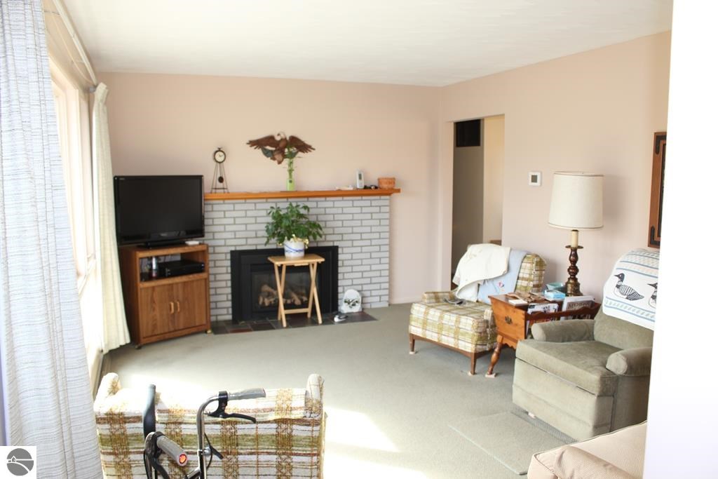 7064 South Crawford Road Shepherd, MI 48883 - Photo 2 of 34 1796282-1.JPG