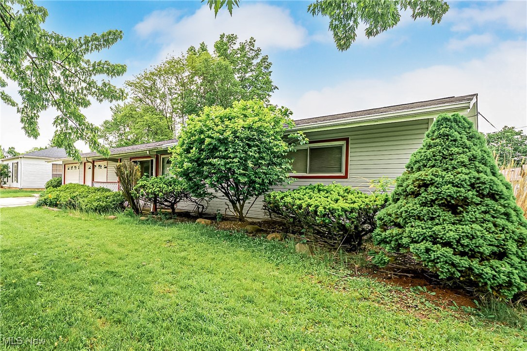 23340 Comstock Road Bedford, OH 44146 - Photo 12 of 44 Gallery Image 12