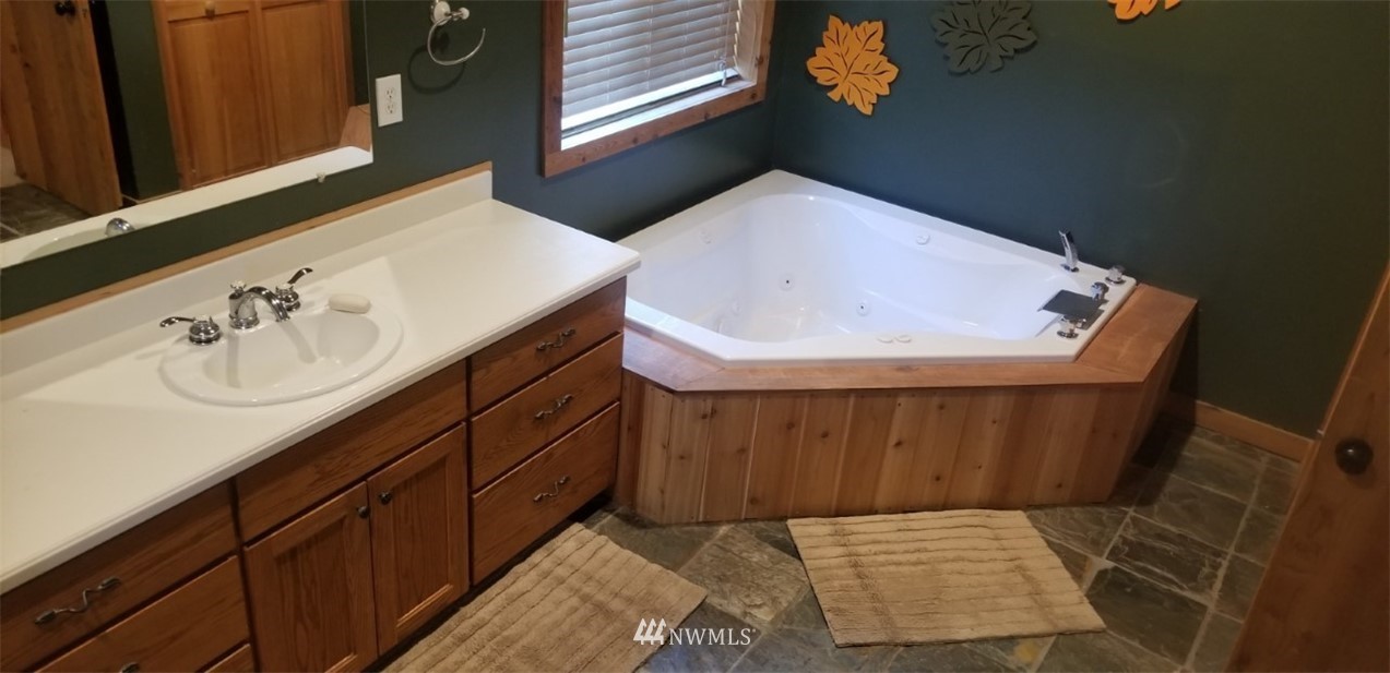 5504 Minard Road West Bremerton, WA 98312 - Photo 14 of 40 Gallery Image 14
