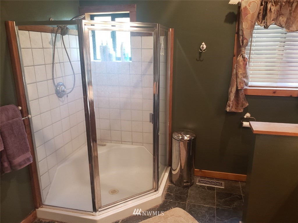 5504 Minard Road West Bremerton, WA 98312 - Photo 15 of 40 Gallery Image 15