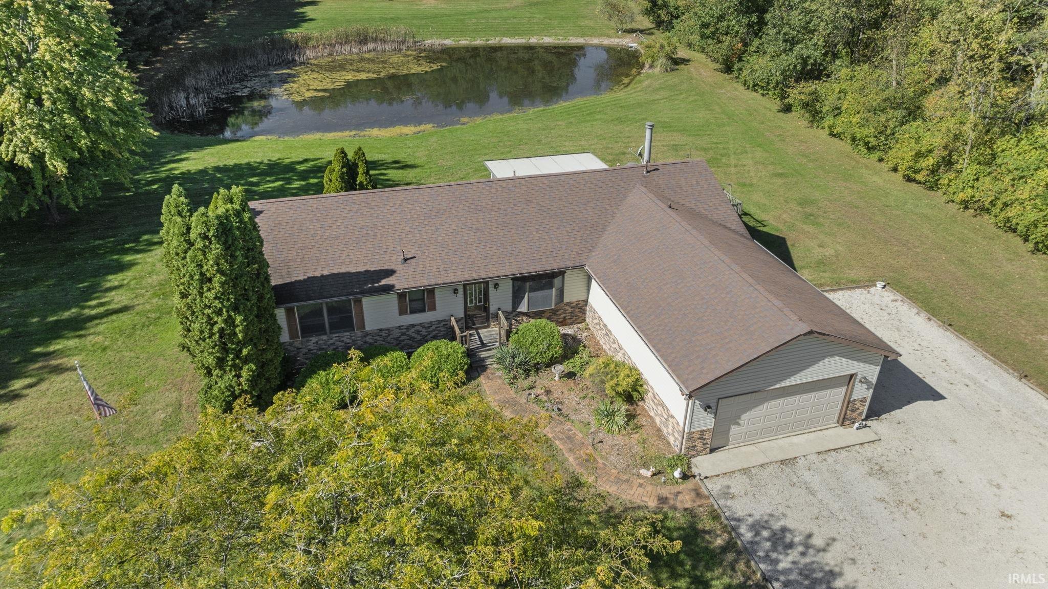 13623 South County Line Road Syracuse, IN 46567 - Photo 3 of 36 Gallery Image 3