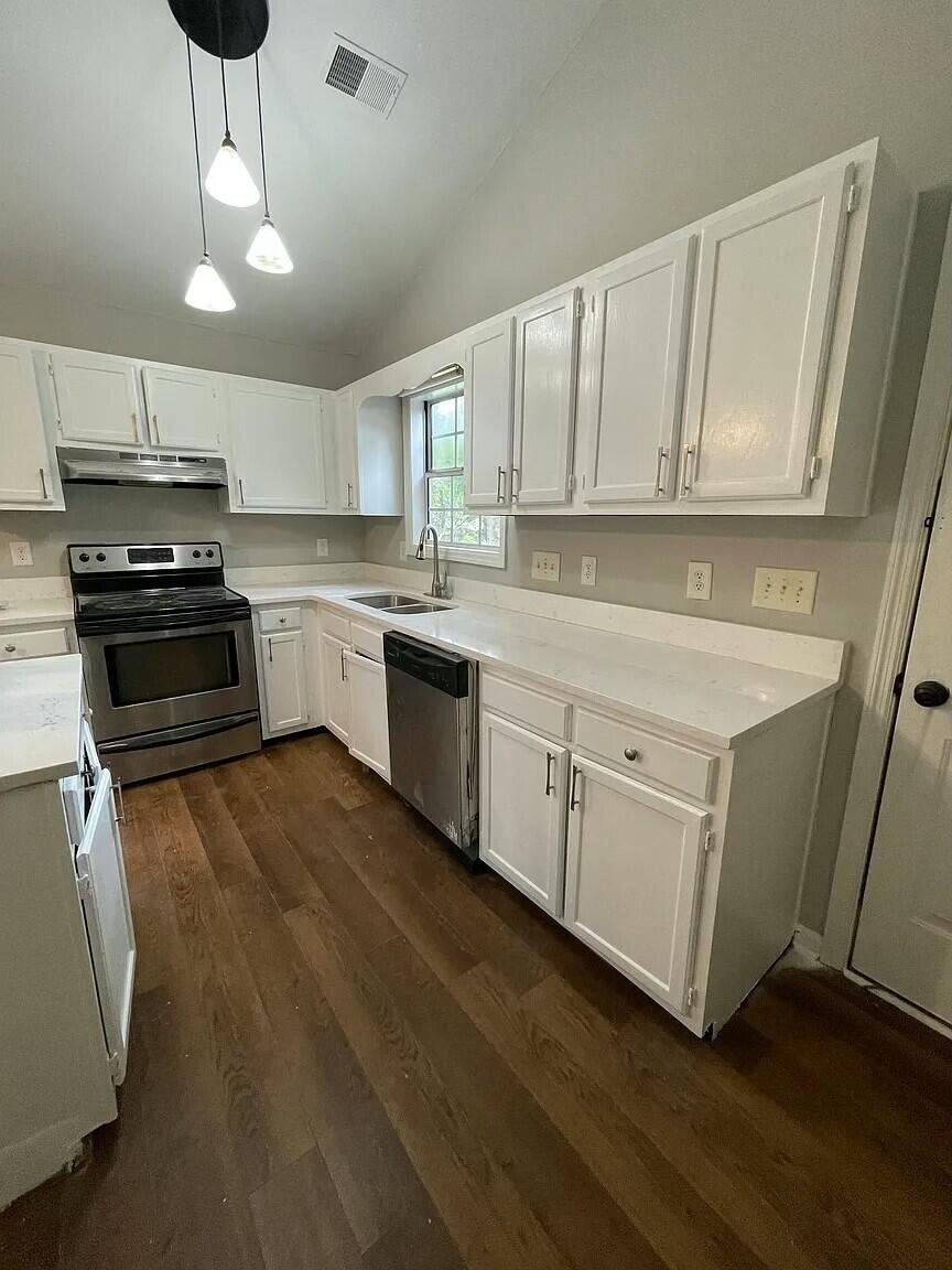 730 Cotillion Place Mount Pleasant, SC 29464 - Photo 5 of 10 Kitchen
