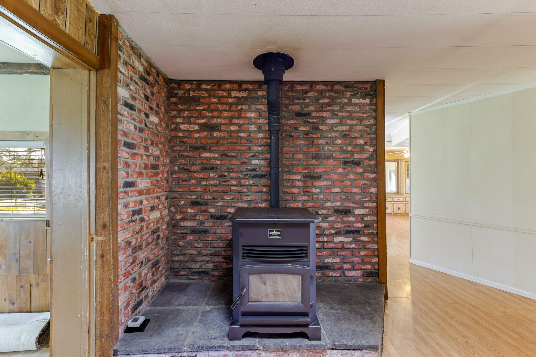 5082 Happy Valley Road Anderson, CA 96007 - Photo 14 of 66 Newer Pellet Stove