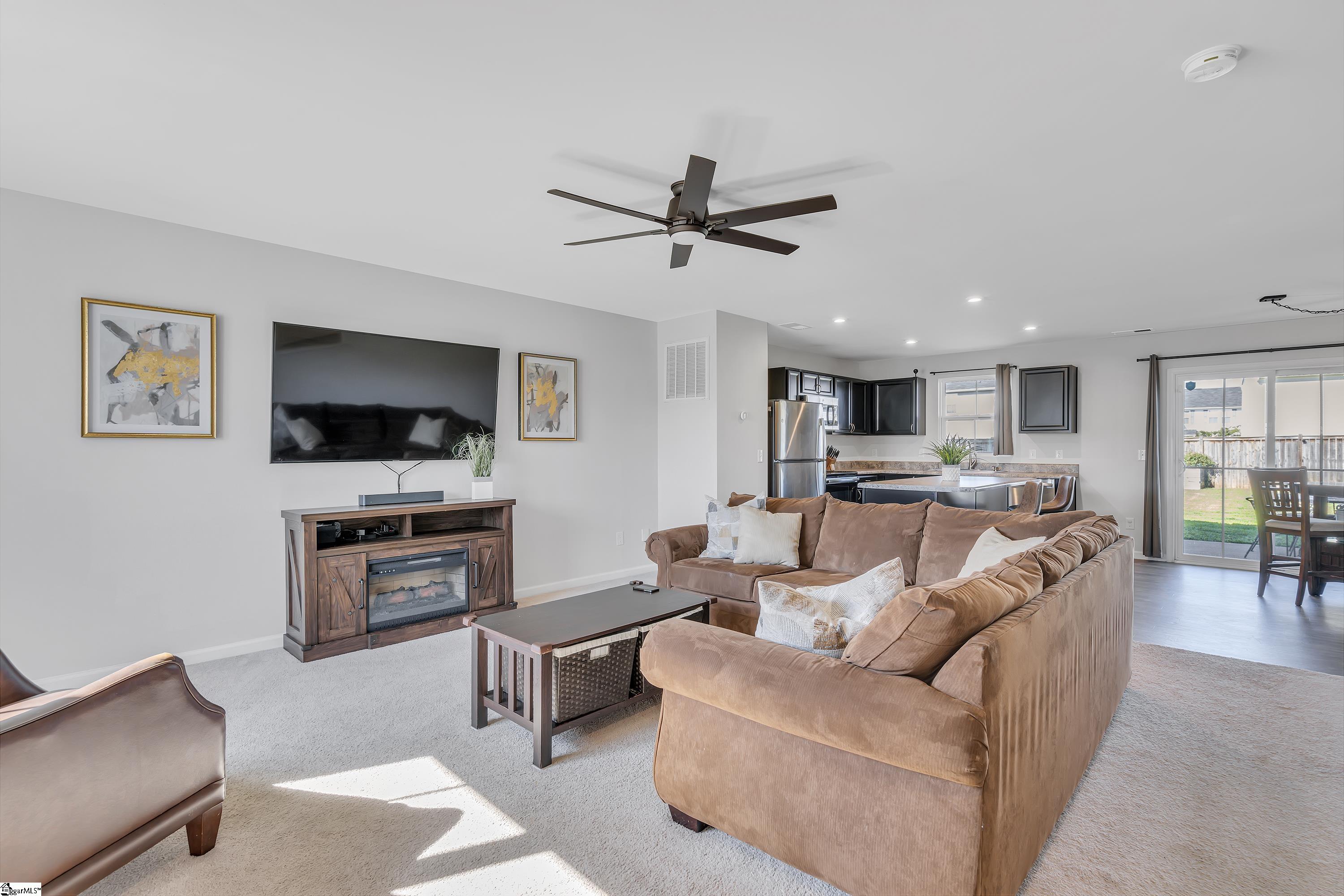 809 Danforth Drive Greenville, SC 29617 - Photo 3 of 27