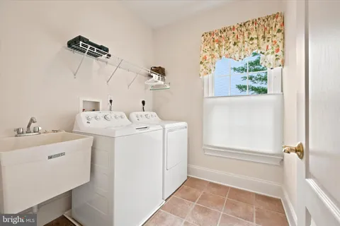 $1,150,000 | 4 Strickland Way, Glen Mills, PA 19342