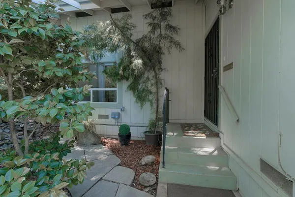 $399,000 | 447 Sutton Place, Auburn, CA 95603