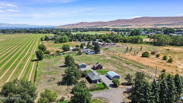 $410,000 | 10309 Hughes Road, Yakima, WA 98903